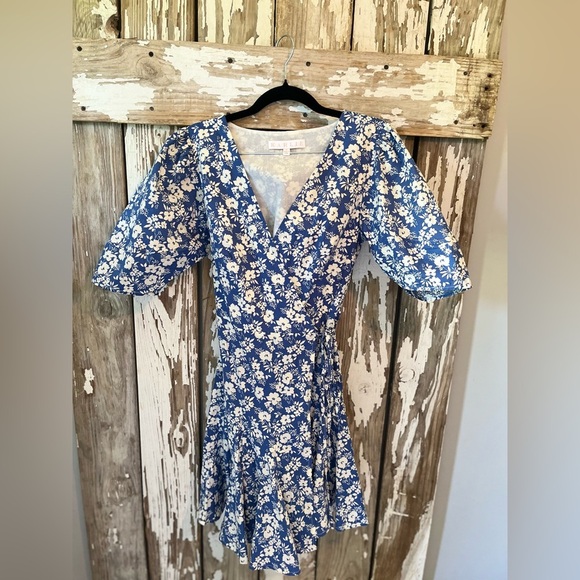 Karlie Blue & White Floral Wrap Dress size small Puff sleeves - Picture 3 of 10